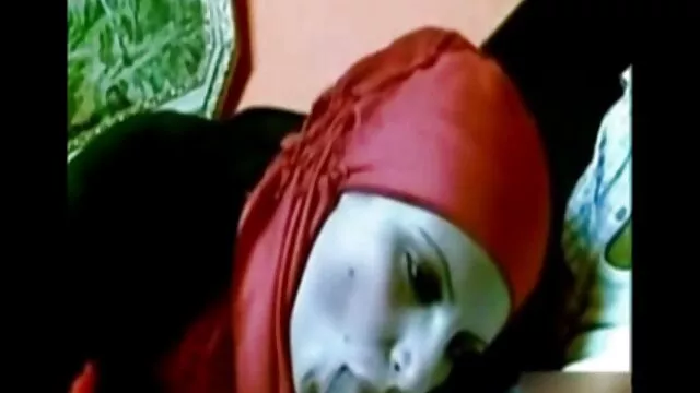 پزشک و بیمار دو خروس را بر سیکس پسرمادر روی باسن پرستار گذاشتند