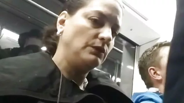 دبی خود را به فیلم سکسی مادر زن بازیگری پورنو Woodman تسلیم کرد