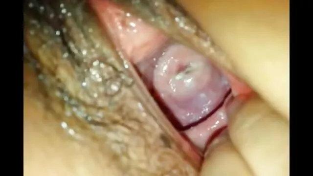 پسر ایمو سیکس مادرپسر emo 18 ساله به طور فعال در آشپزخانه خروس بازی می کند