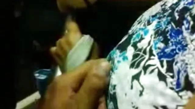 سه آسیایی دهان جوان ژاپنی و گربه مودار را فیلم سکسی مادر پسر لعنتی می کنند