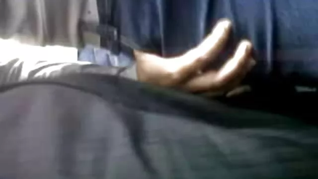 لباس سبزه از لباس خود برهنه می شود سکیس مادر و برای یک chaturbat عکس می گیرد