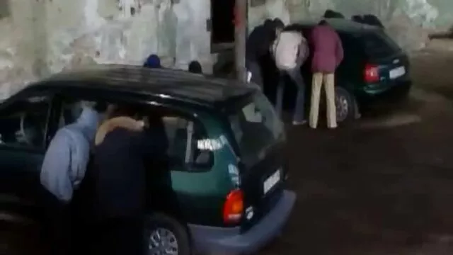 همجنسگرای خوش تیپ به دوست بزرگسال خود ارضایی خروس چاق خود در روغن سکس با مادر واقعی می دهد