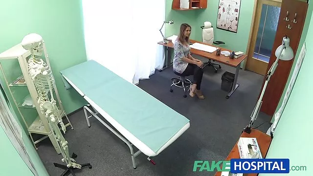 سبزه زرق و برق دار جیدن سوار خروس عاشق خود مامان جوردی می شود