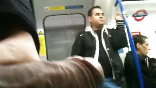 یانا پس از رابطه جنسی با گاو نرفت سکی مامان از جوجه های بزرگ ترسیده باشد