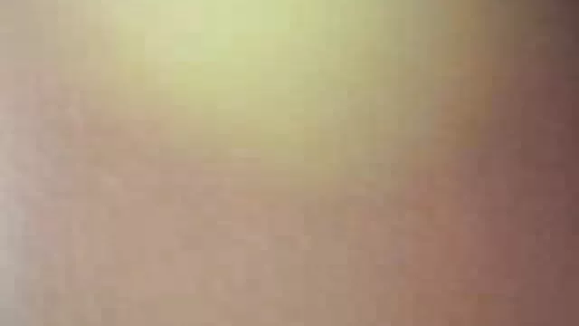 دختران جوان در یک رابطه داستان گایش مادر جنسی گروهی به یک مرد آب می دهند و در محافل عشق می ورزند