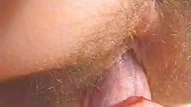 دختر عینکی در حین رابطه سوپر مادر پسر جنسی با هاله خود ناله می کرد