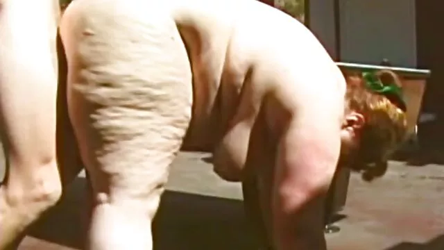 راکر دوست دختر سابق را با سکس با مادر شوهر لباس عروس fucks
